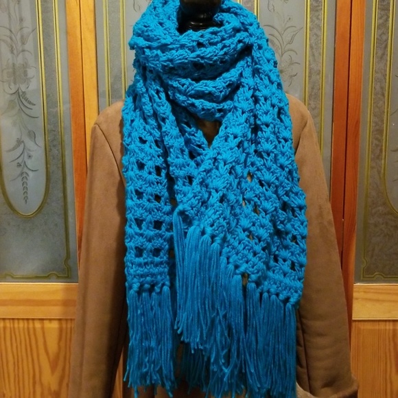 Handmade crochet extra wide scarf/wrap - Picture 6 of 7